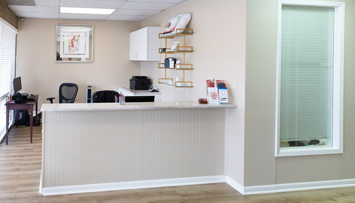 Chiropractic Little Rock AR Receptionist Desk at Faulkenberry Chiropractic